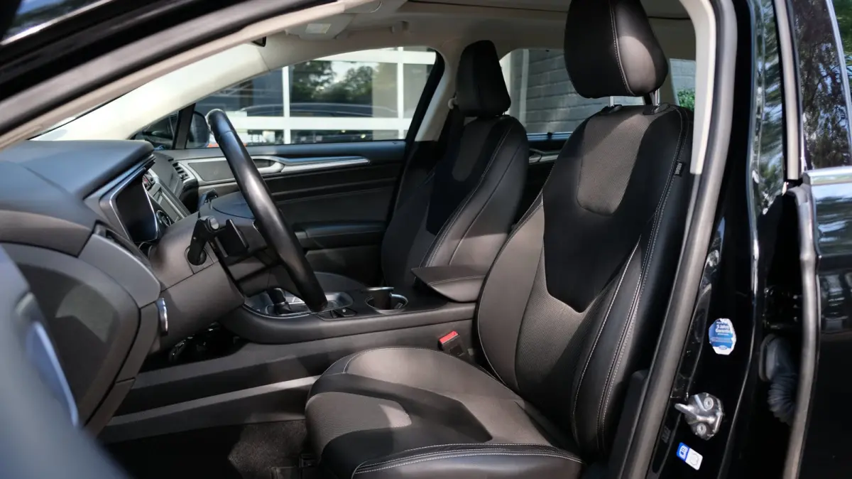 2.0 Titanium 240PK Carplay | Cruise | Panorama dak