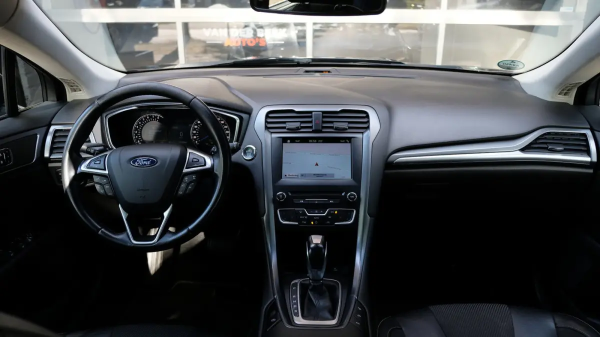 2.0 Titanium 240PK Carplay | Cruise | Panorama dak