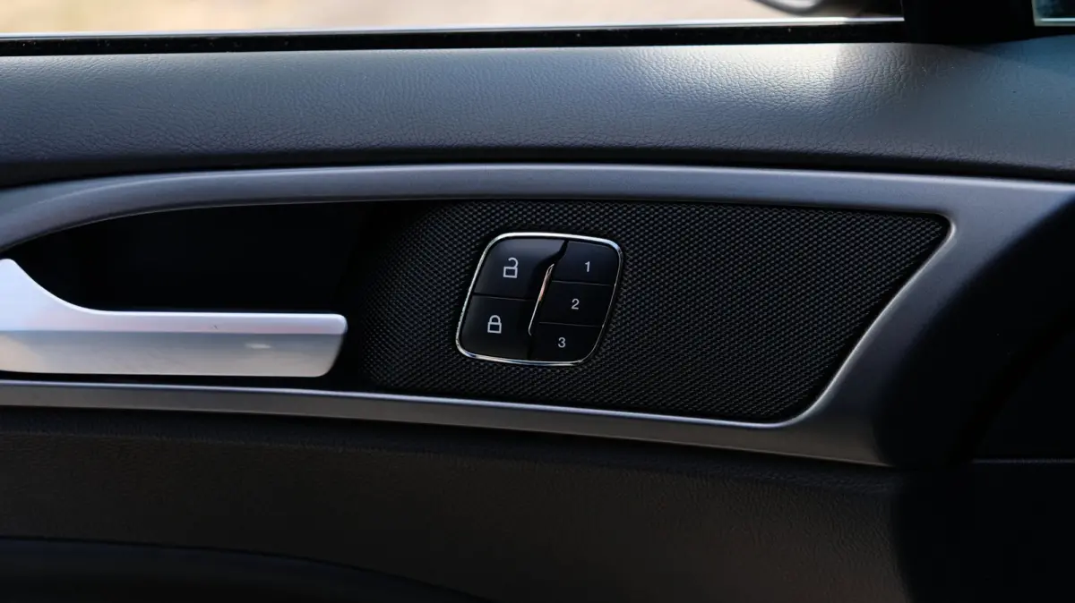 2.0 Titanium 240PK Carplay | Cruise | Panorama dak