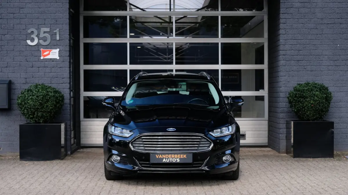 2.0 Titanium 240PK Carplay | Cruise | Panorama dak