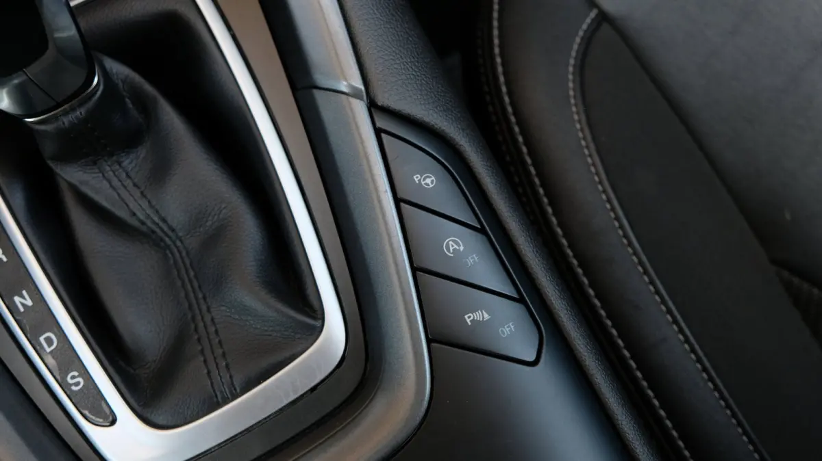 2.0 Titanium 240PK Carplay | Cruise | Panorama dak