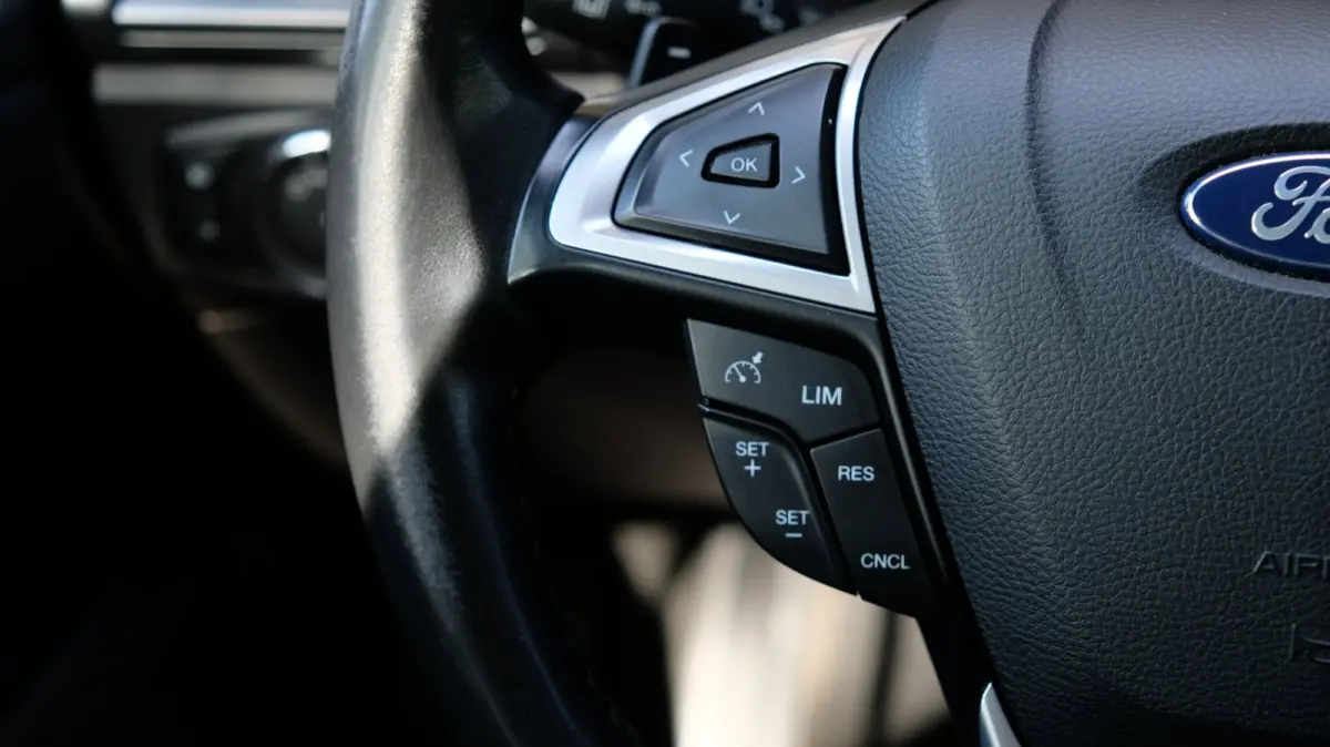 2.0 Titanium 240PK Carplay | Cruise | Panorama dak