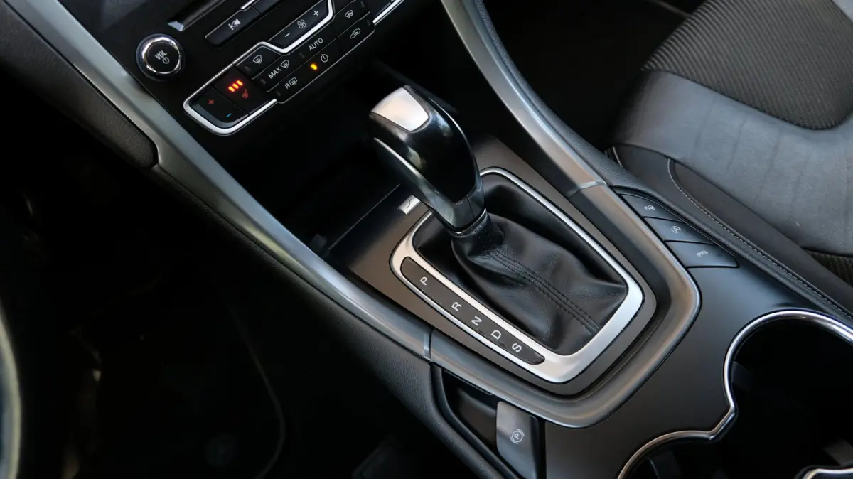 2.0 Titanium 240PK Carplay | Cruise | Panorama dak