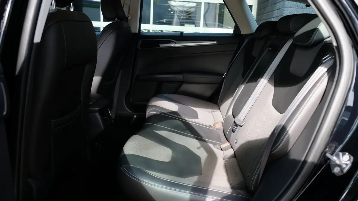 2.0 Titanium 240PK Carplay | Cruise | Panorama dak