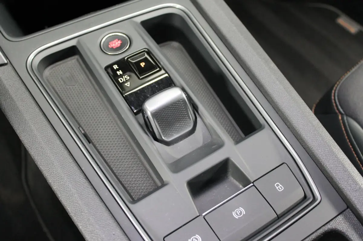 1.4 e-Hybrid Business|Rijklaar prijs| CarPlay|Camera|Sfeer|