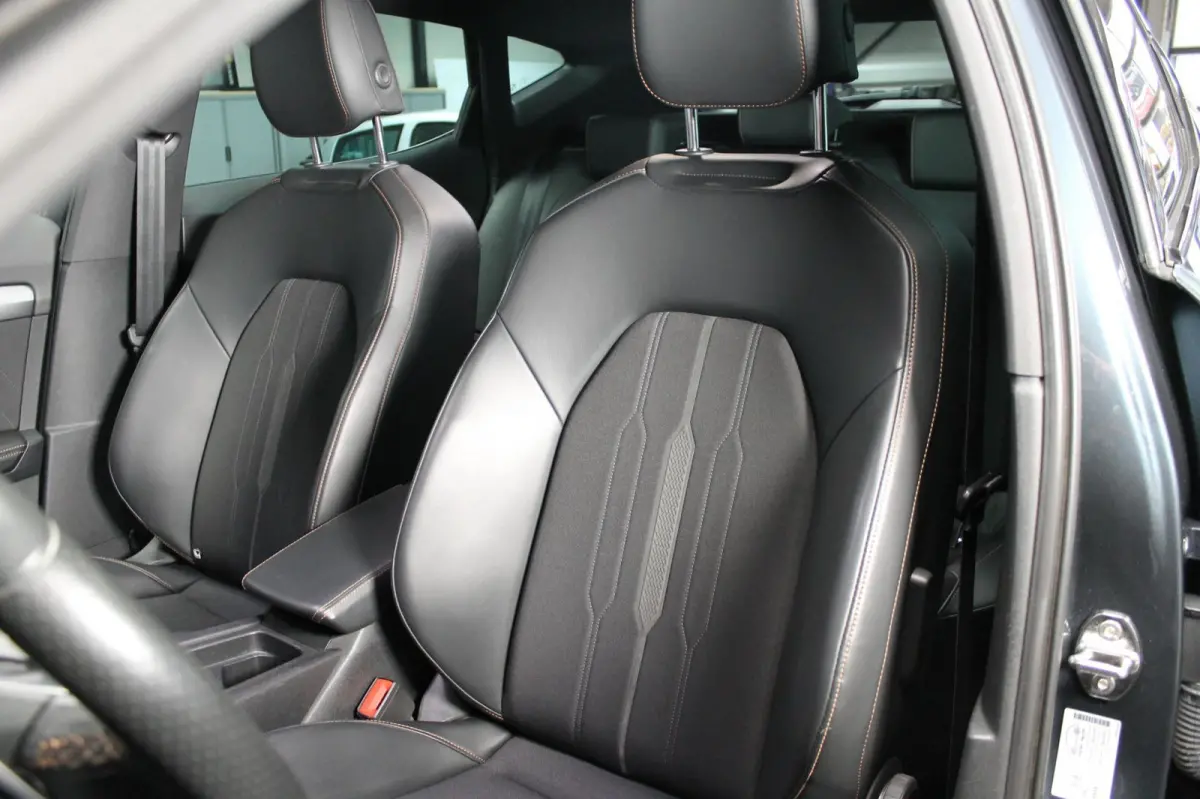 1.4 e-Hybrid Business|Rijklaar prijs| CarPlay|Camera|Sfeer|