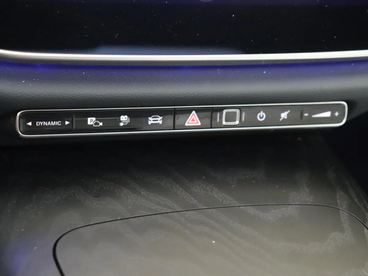 300 e 4MATIC Exclusive Line / Premium Plus/ Panoramadak/ Softclose/ SUPERSCREEN/ Nappa/ Burmester 4D