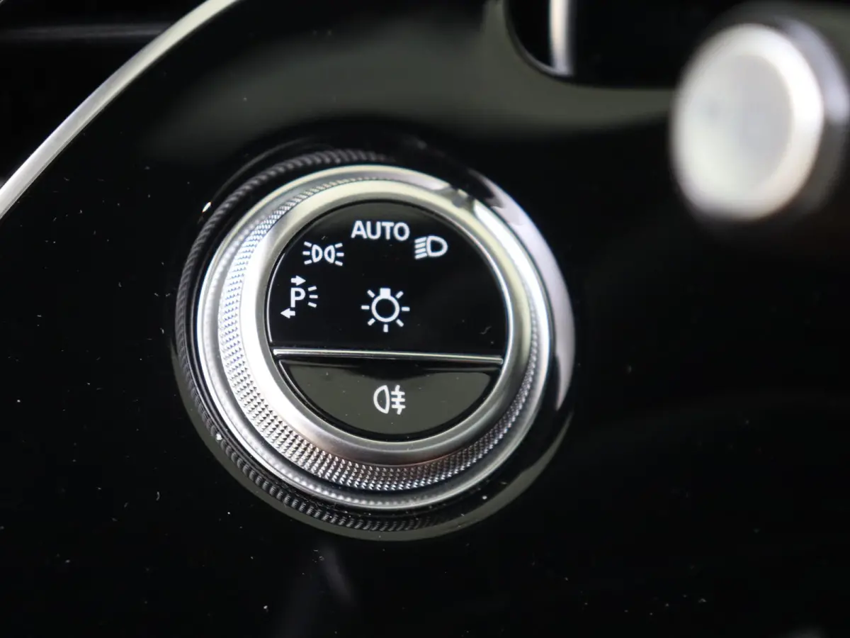 300 e 4MATIC Exclusive Line / Premium Plus/ Panoramadak/ Softclose/ SUPERSCREEN/ Nappa/ Burmester 4D