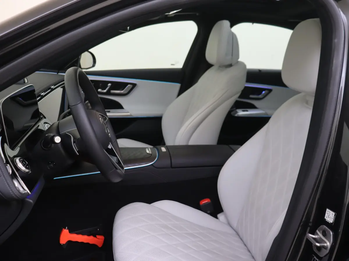 300 e 4MATIC Exclusive Line / Premium Plus/ Panoramadak/ Softclose/ SUPERSCREEN/ Nappa/ Burmester 4D