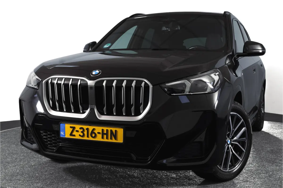 sDrive18i 136 PK M-Sport | Afn. Trekhaak | Dig. Cockpit | Cruise | PDC | Camera | NAV + App. Connect | ECC | Elek. Klep | LM 18" |