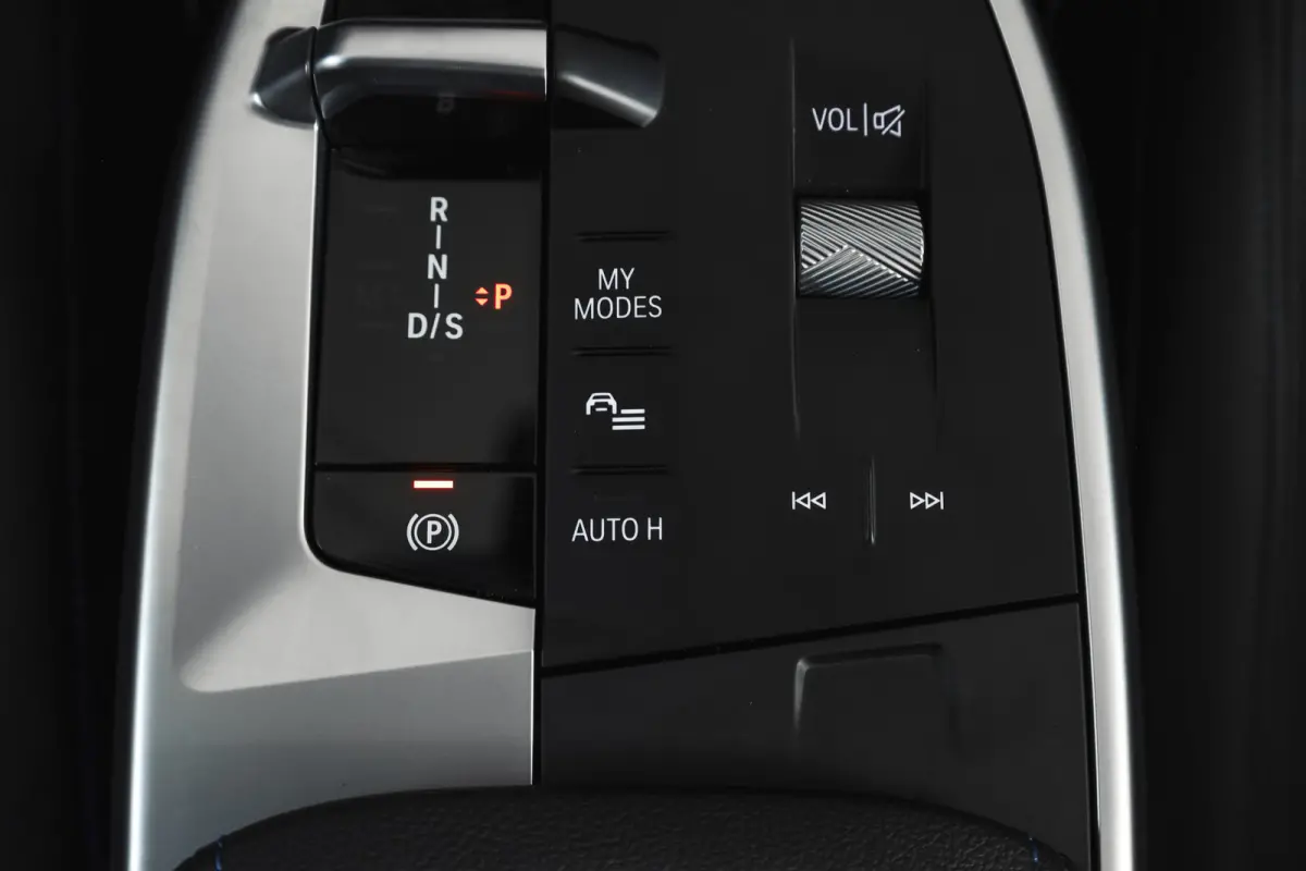 sDrive18i 136 PK M-Sport | Afn. Trekhaak | Dig. Cockpit | Cruise | PDC | Camera | NAV + App. Connect | ECC | Elek. Klep | LM 18" |