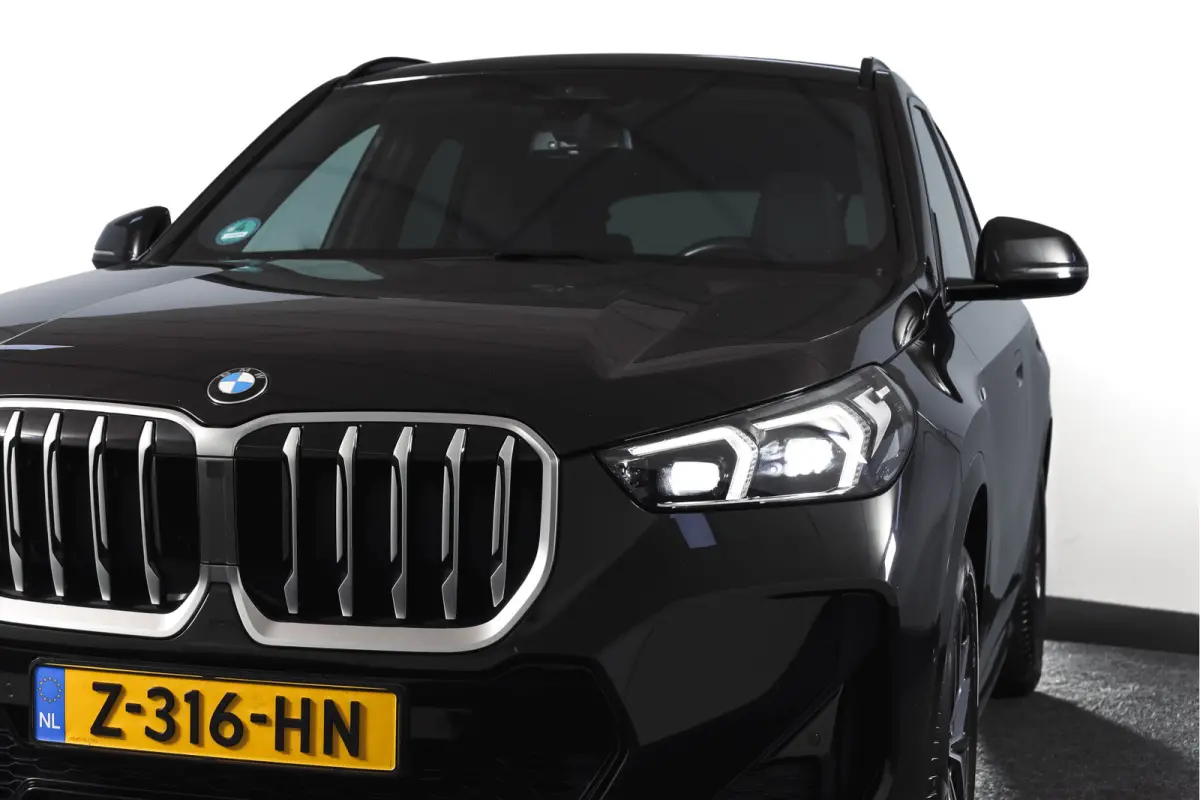 sDrive18i 136 PK M-Sport | Afn. Trekhaak | Dig. Cockpit | Cruise | PDC | Camera | NAV + App. Connect | ECC | Elek. Klep | LM 18" |