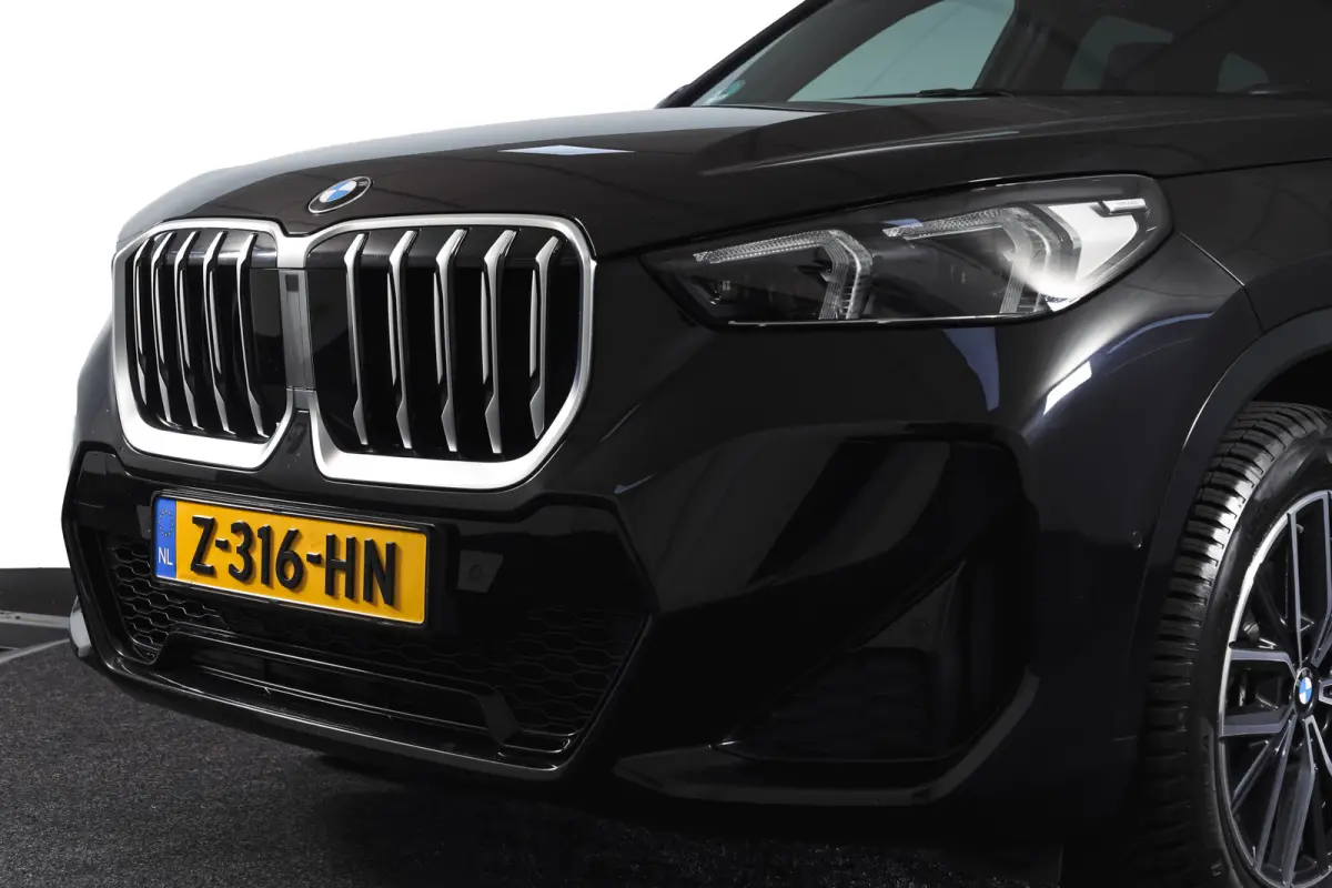 sDrive18i 136 PK M-Sport | Afn. Trekhaak | Dig. Cockpit | Cruise | PDC | Camera | NAV + App. Connect | ECC | Elek. Klep | LM 18" |