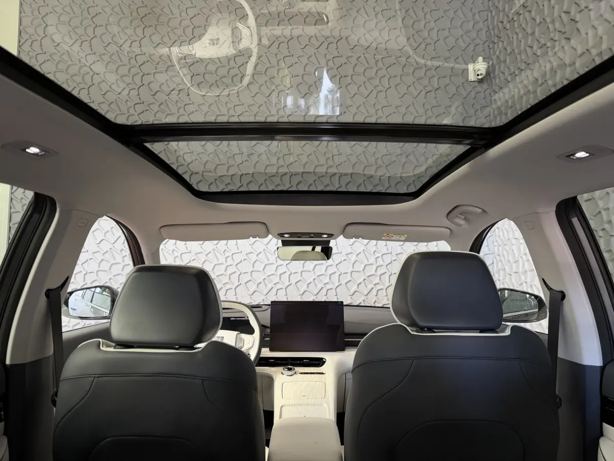 Max+ 68 kWh | 475 km WLTP | 8 Jaar Garantie | Pano | Elektr. Achterklep | 360° Camera | Warmtepomp | Verwarmde & Geventileerde Stoelen Geely Wijchen
