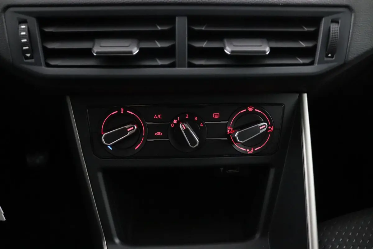 1.0 TSI Comfortline | Navigatie | Airco |