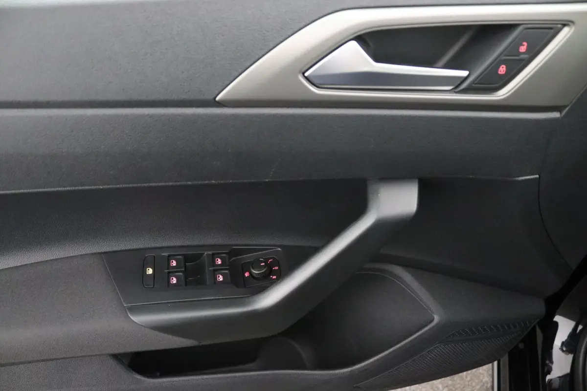 1.0 TSI Comfortline | Navigatie | Airco |