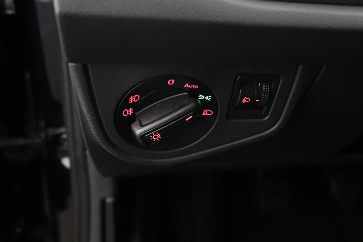 1.0 TSI Comfortline | Navigatie | Airco |