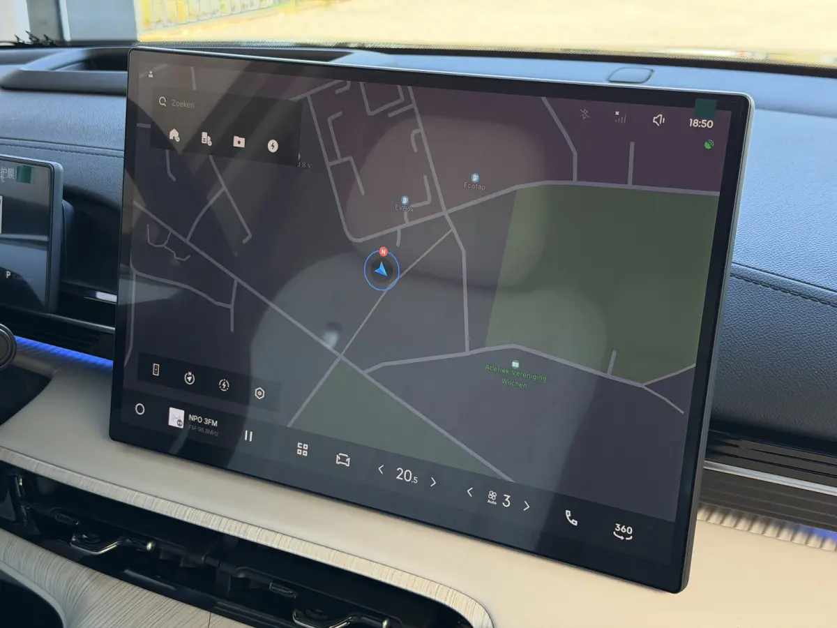 Max+ 68 kWh | 475KM Bereik Speciaal Wit Leer Topuitvoering | Panoramadak | Elektr. Achterklep | 360° Camera | 8 Jaar Garantie Geely Wijchen
