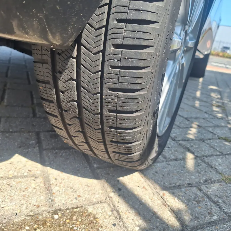 1.0 EcoBoost Titanium | Trekhaak | All Season | 16" LMV | Navigatie | DAB | Cruise Control |