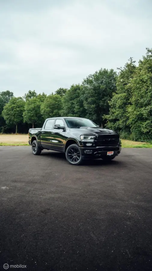 1500 Laramie Night Crew Cab 4x4