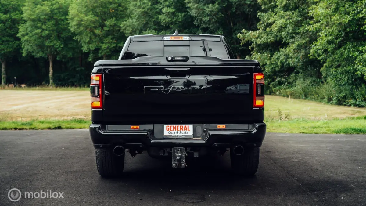 1500 Laramie Night Crew Cab 4x4