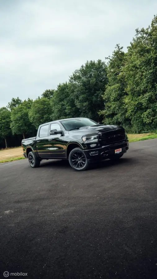 1500 Laramie Night Crew Cab 4x4