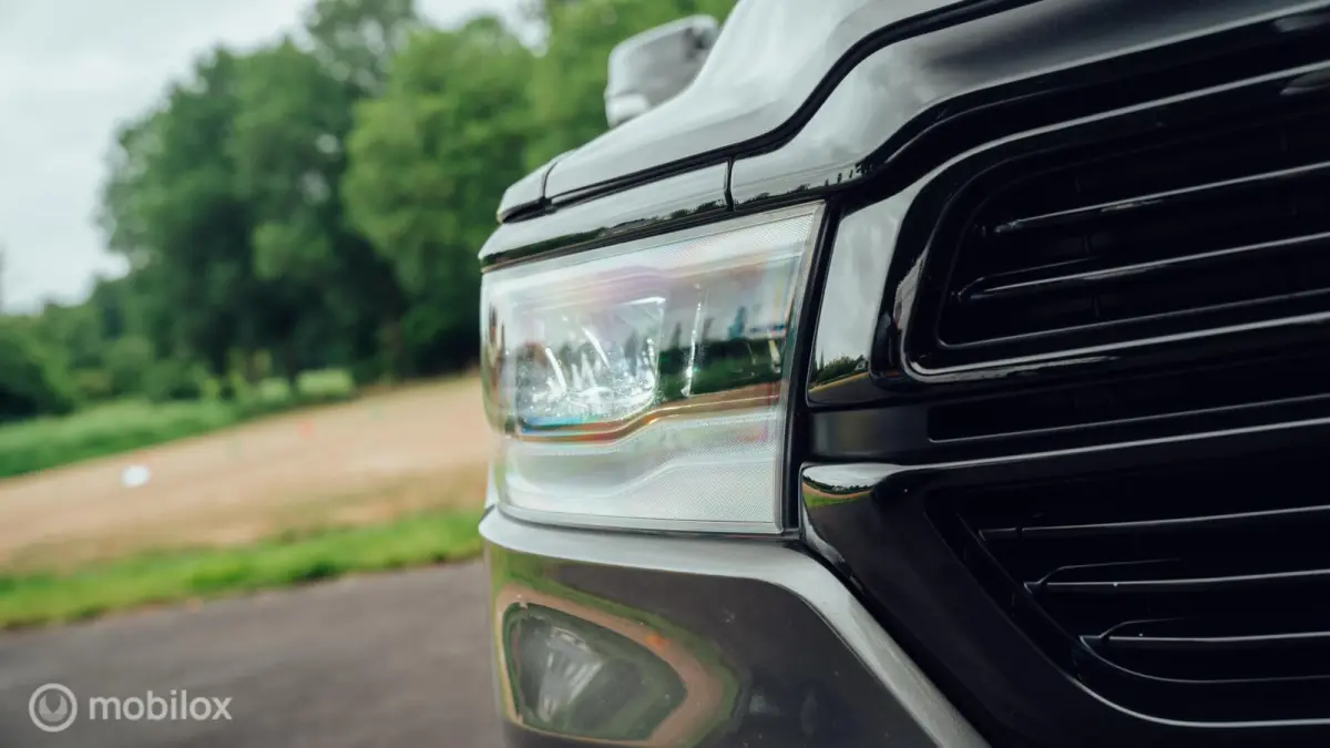 1500 Laramie Night Crew Cab 4x4