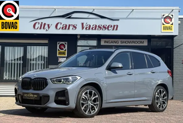 xDrive25e M sport plug-in hybride full options soh 86.9% pano navi climate ctr M spoiler pakket leder camera led dealer onderhouden