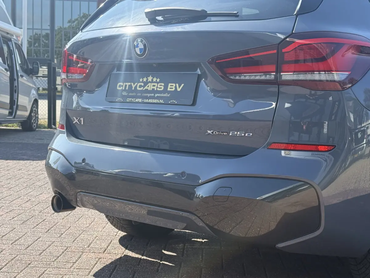 xDrive25e M sport plug-in hybride full options soh 86.9% pano navi climate ctr M spoiler pakket leder camera led dealer onderhouden