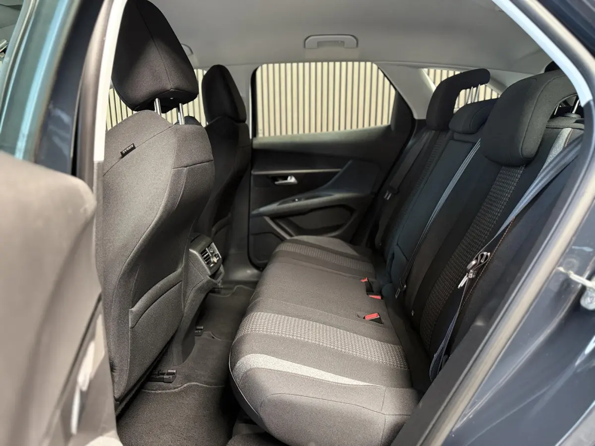 1.2 PureTech Allure | Carplay | Camera | Nieuwe riem