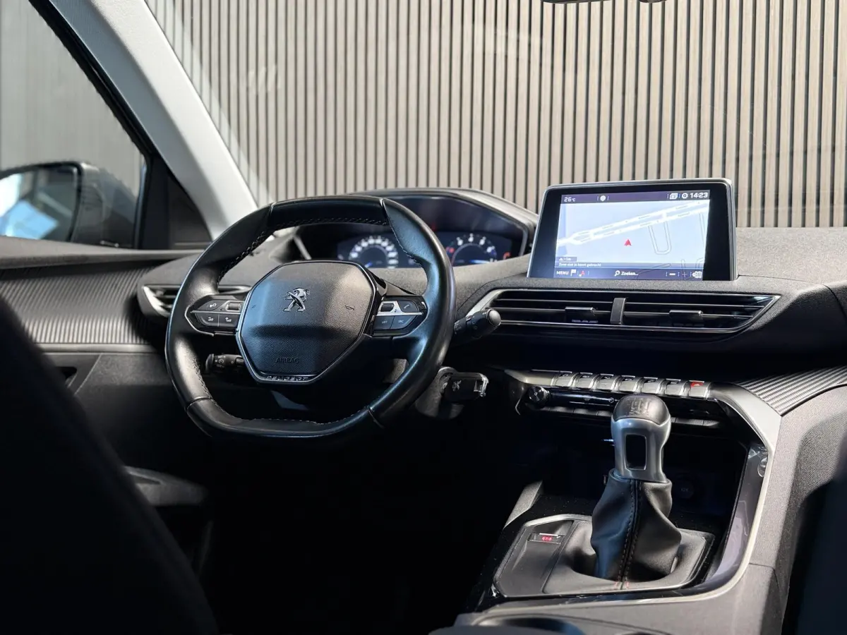 1.2 PureTech Allure | Carplay | Camera | Nieuwe riem