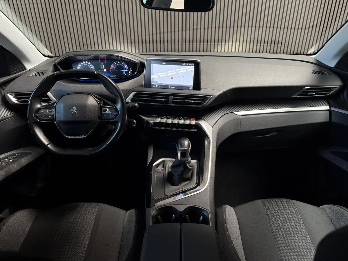 1.2 PureTech Allure | Carplay | Camera | Nieuwe riem
