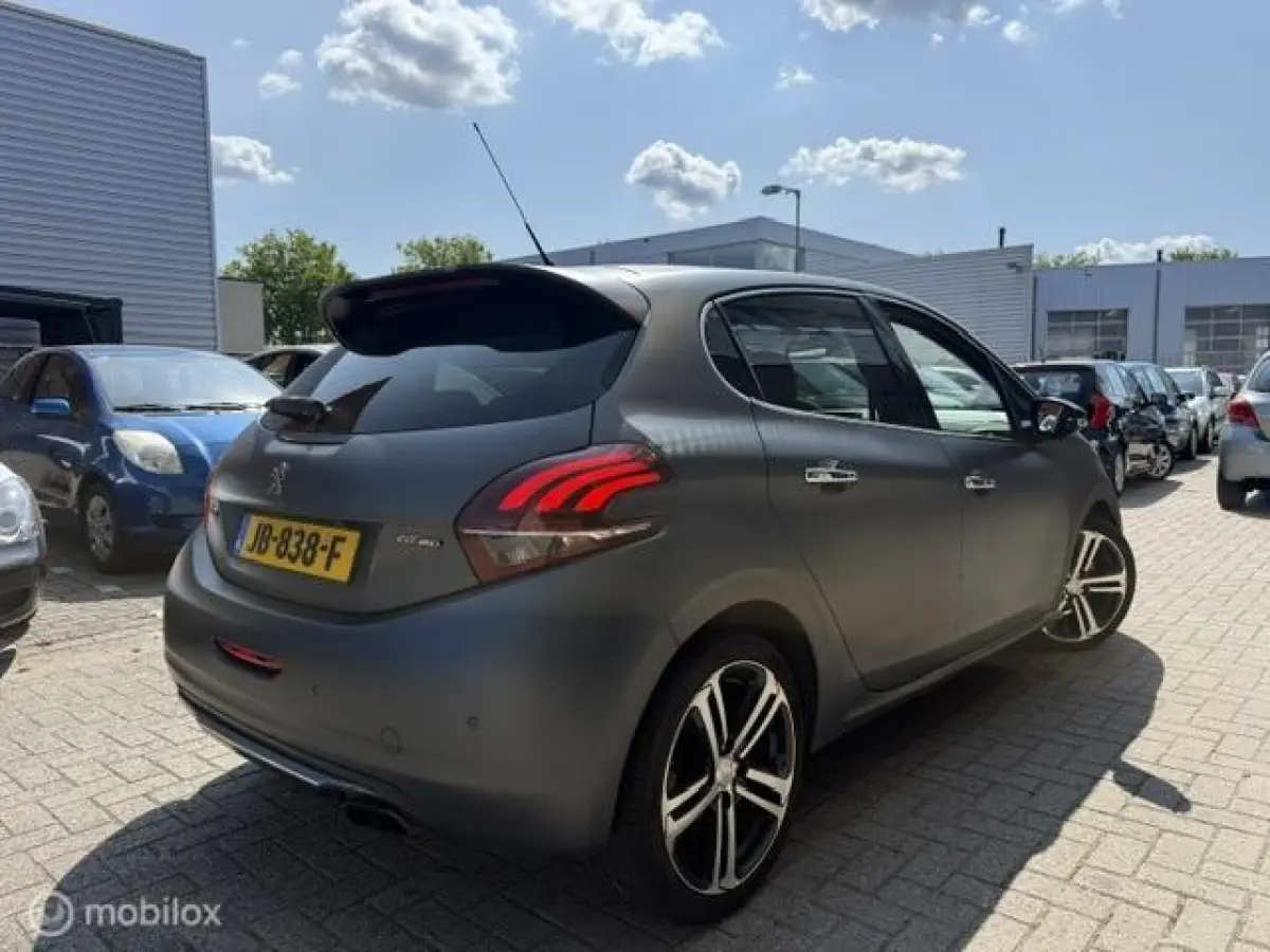 1.2 Benz GT Line Pano Camera