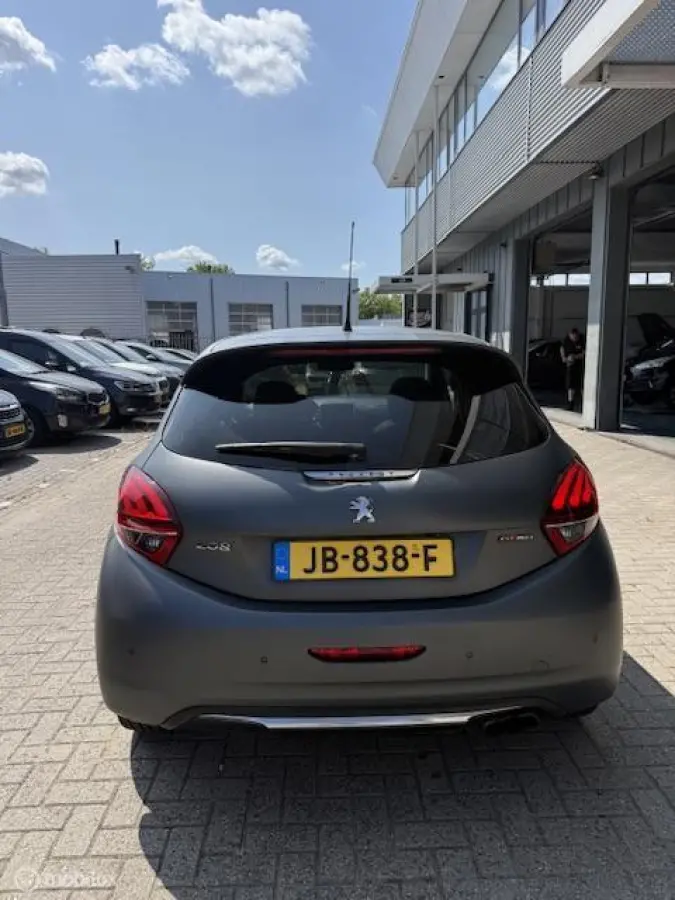1.2 Benz GT Line Pano Camera