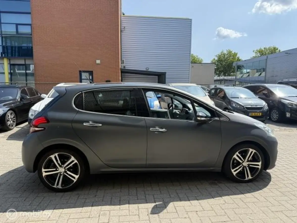 1.2 Benz GT Line Pano Camera