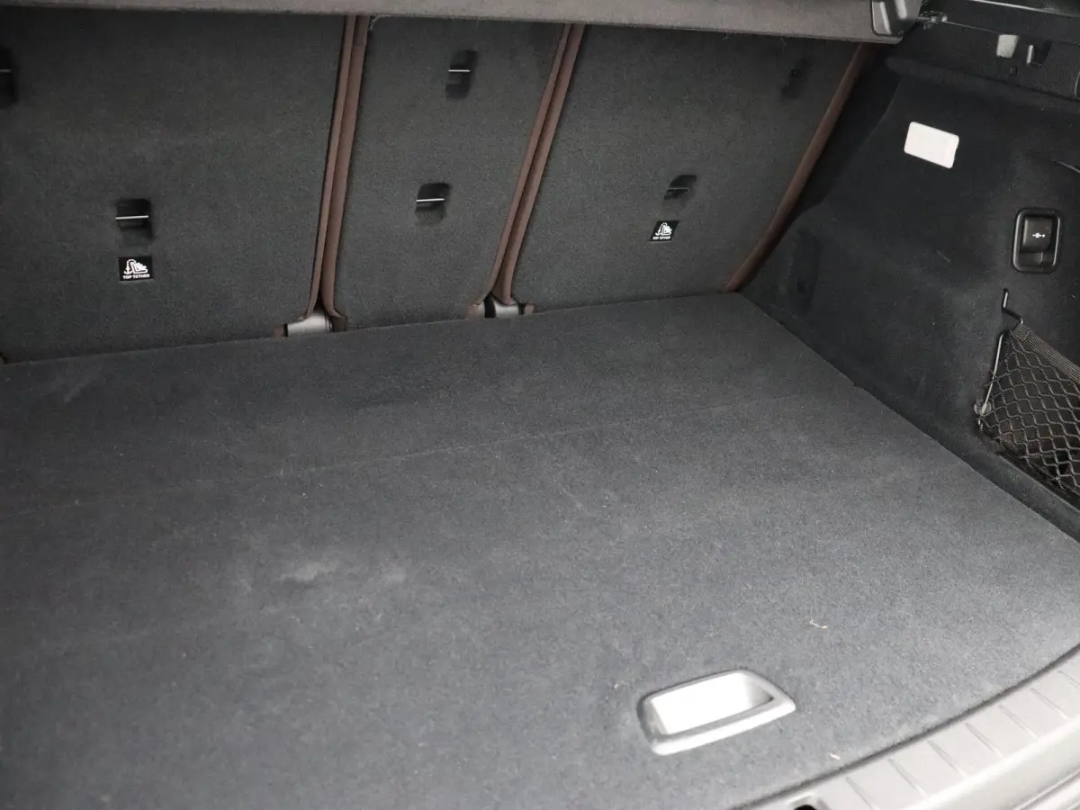 218i Executive | Comfort Pack | Sportline | Stuurwielrand Verwarmd | Head-Up Display | 17''