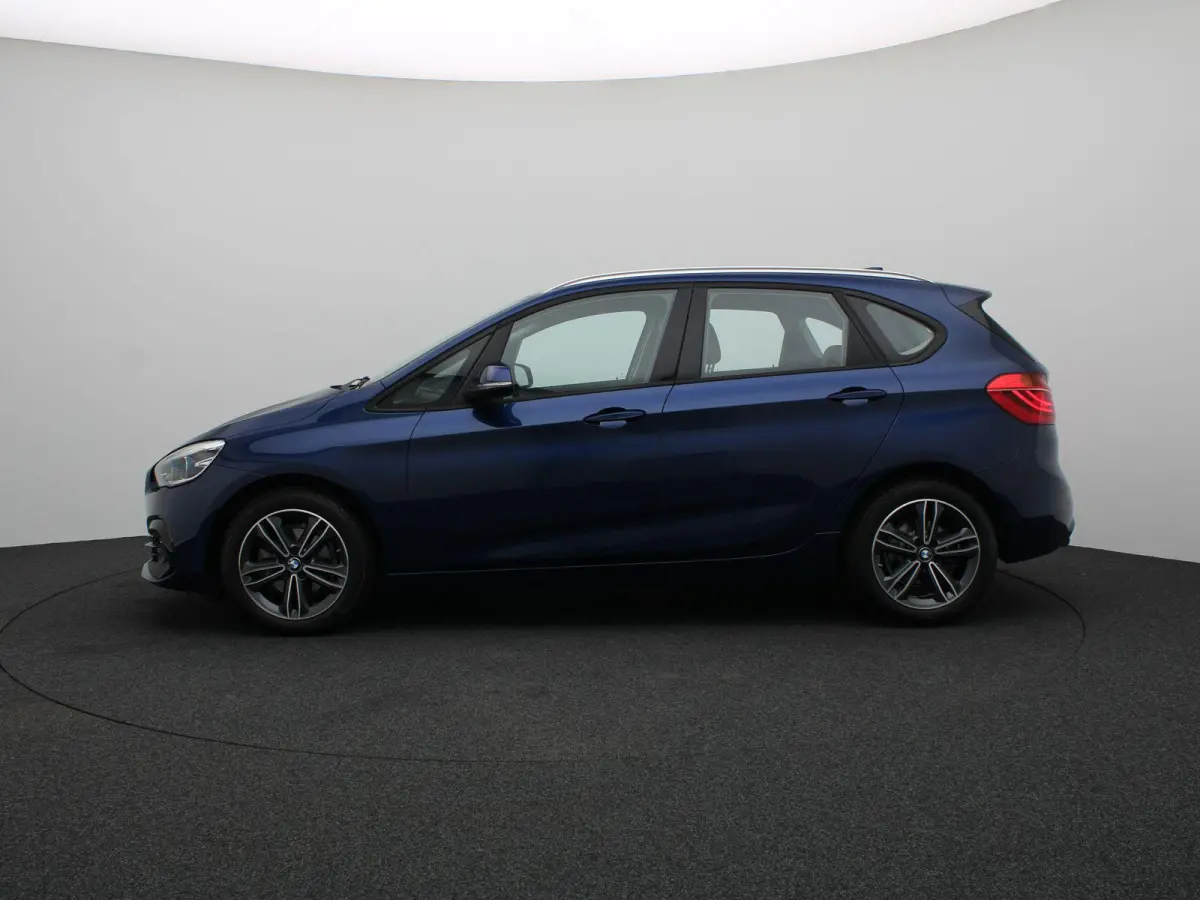 218i Executive | Comfort Pack | Sportline | Stuurwielrand Verwarmd | Head-Up Display | 17''