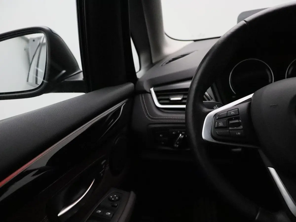 218i Executive | Comfort Pack | Sportline | Stuurwielrand Verwarmd | Head-Up Display | 17''