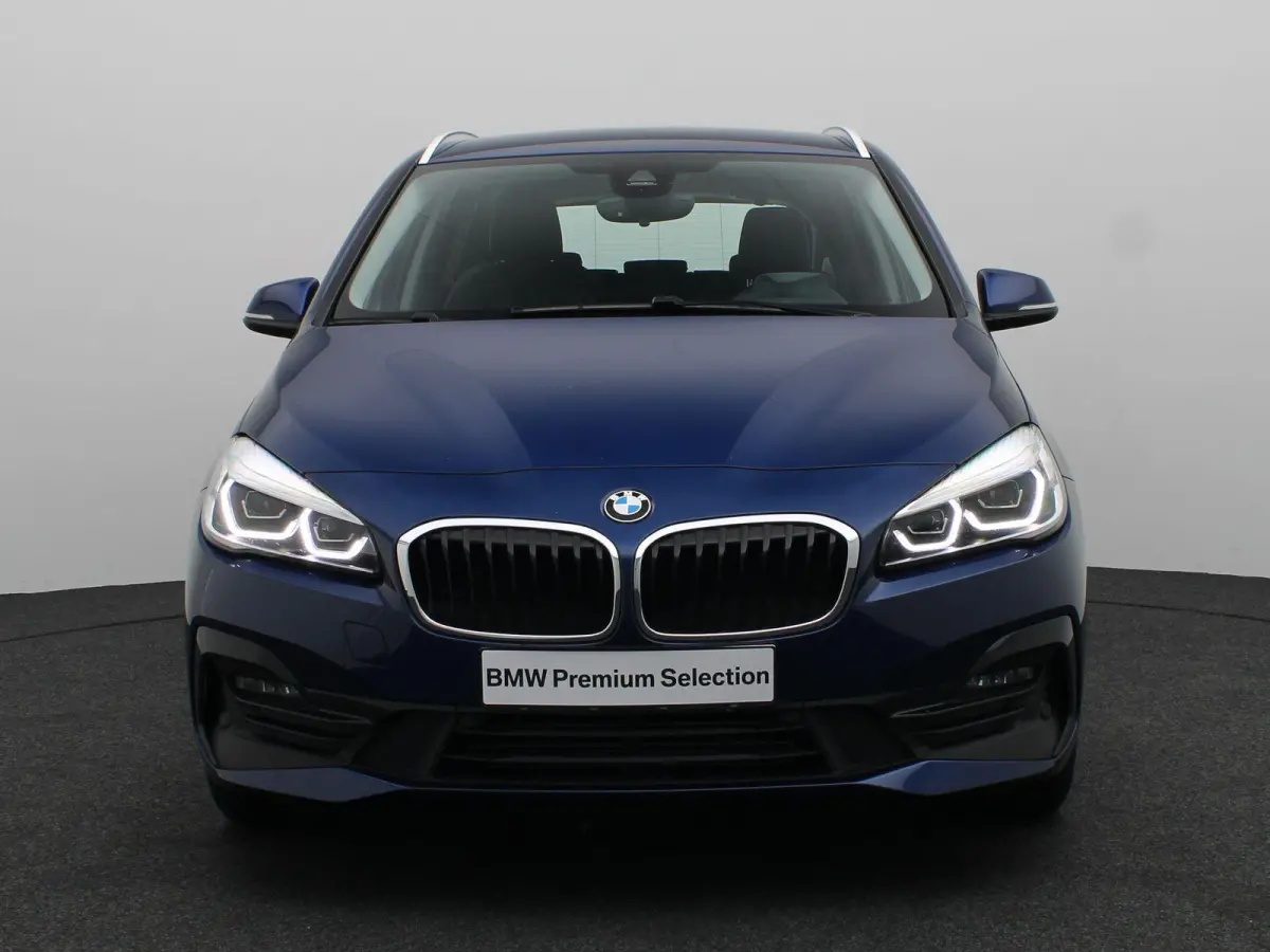 218i Executive | Comfort Pack | Sportline | Stuurwielrand Verwarmd | Head-Up Display | 17''