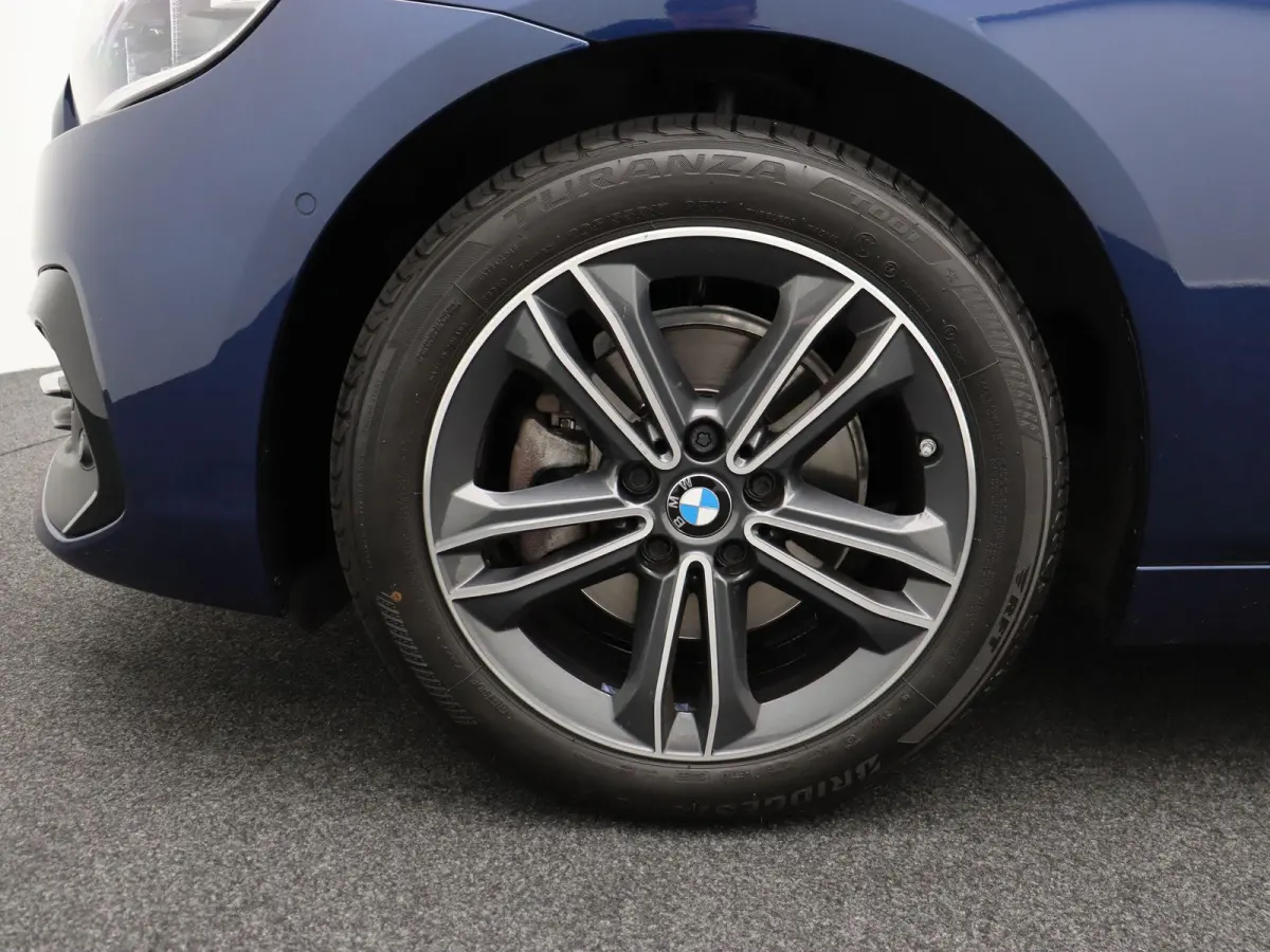 218i Executive | Comfort Pack | Sportline | Stuurwielrand Verwarmd | Head-Up Display | 17''