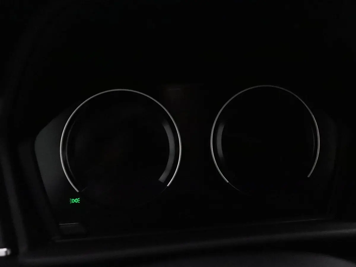 218i Executive | Comfort Pack | Sportline | Stuurwielrand Verwarmd | Head-Up Display | 17''