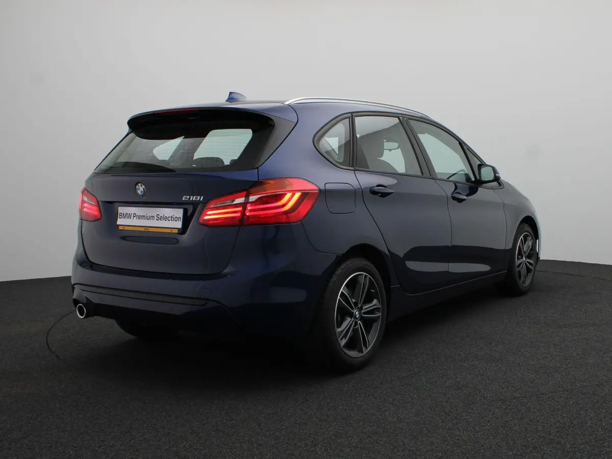 218i Executive | Comfort Pack | Sportline | Stuurwielrand Verwarmd | Head-Up Display | 17''