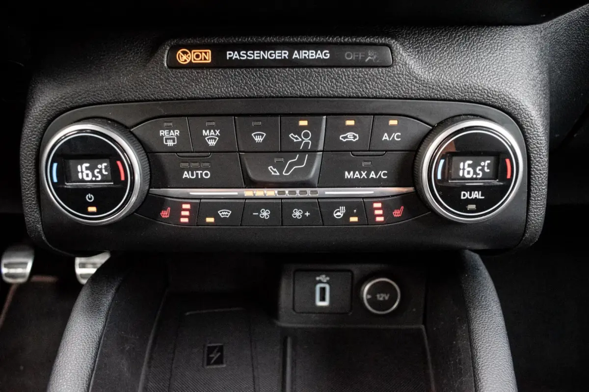 1.0 EcoBoost ST Line|WINTERPACK|ADAPT. CRUISE|B&O|CAMERA