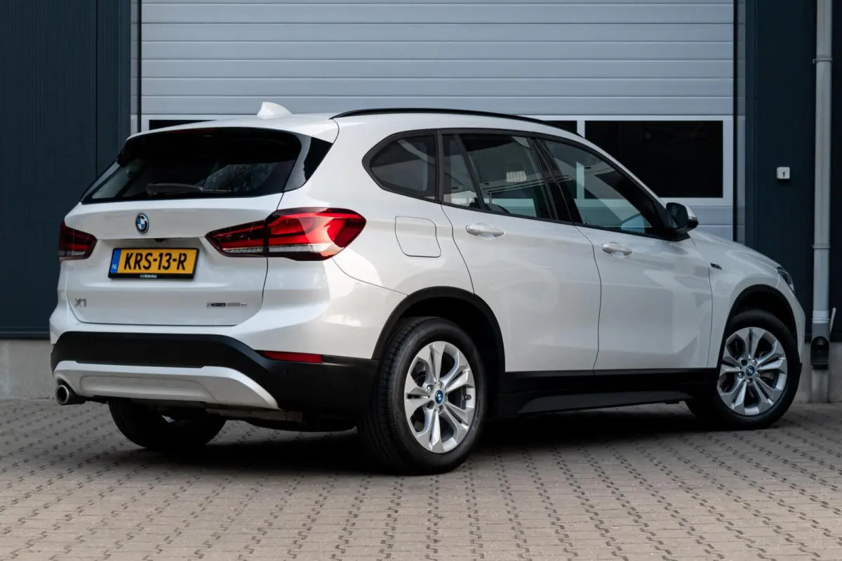 xDrive25e High Executive|1e EIGENAAR|ELEK.KLEP|HEAD-UP|STOELVERWARMING|CAMERA