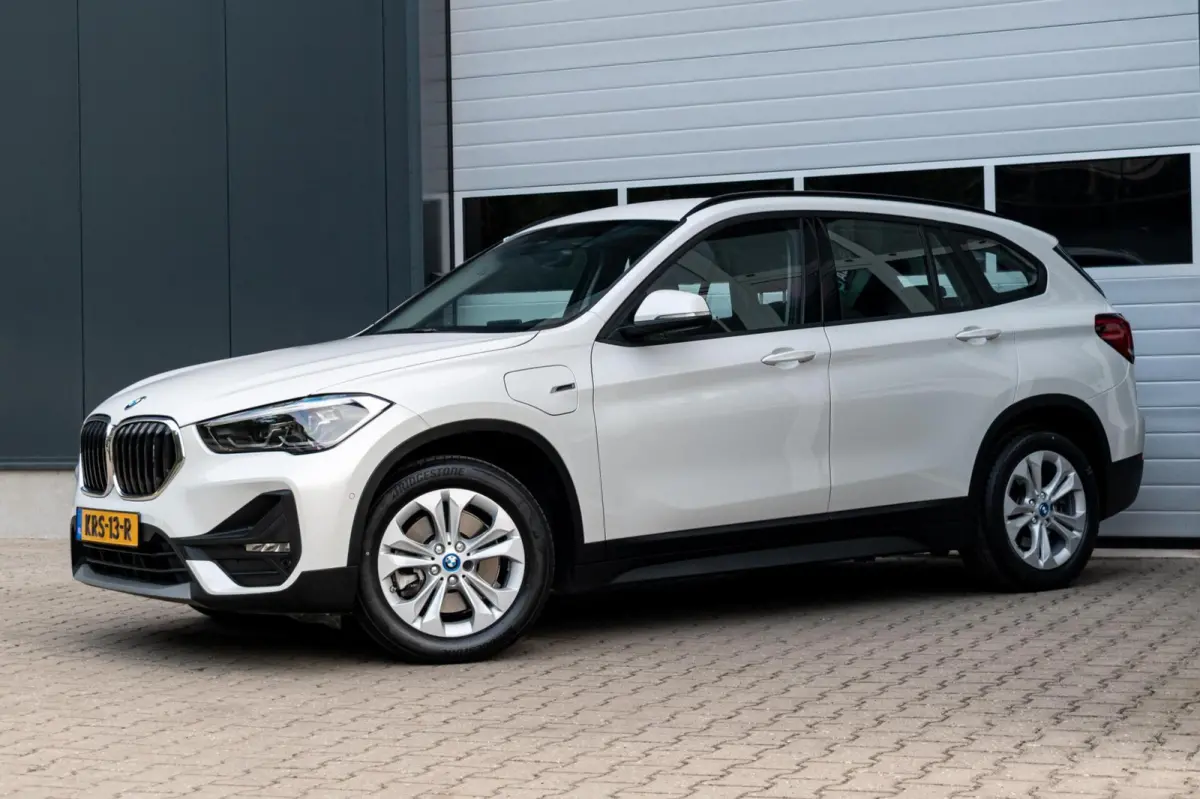 xDrive25e High Executive|1e EIGENAAR|ELEK.KLEP|HEAD-UP|STOELVERWARMING|CAMERA