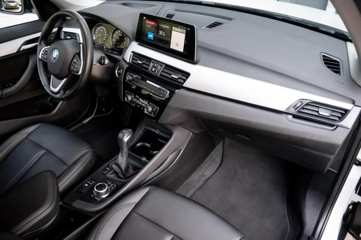 xDrive25e High Executive|1e EIGENAAR|ELEK.KLEP|HEAD-UP|STOELVERWARMING|CAMERA