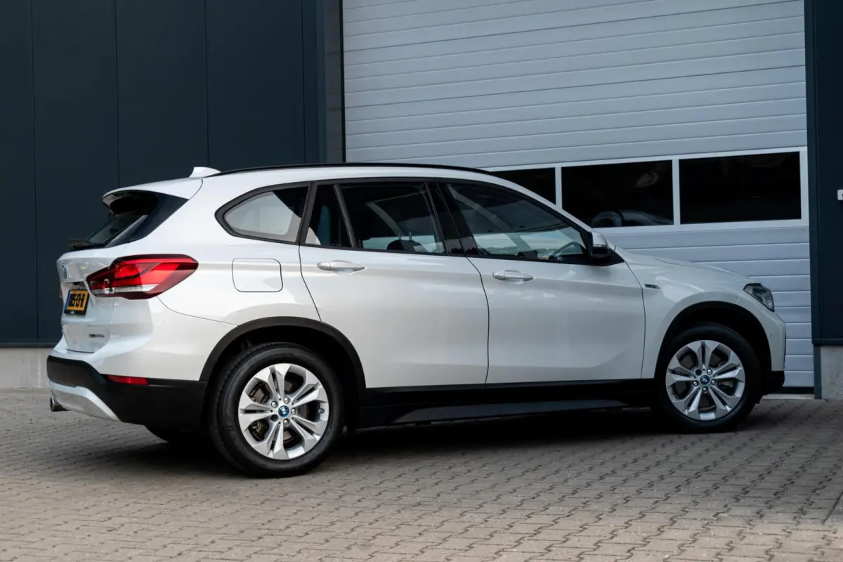 xDrive25e High Executive|1e EIGENAAR|ELEK.KLEP|HEAD-UP|STOELVERWARMING|CAMERA