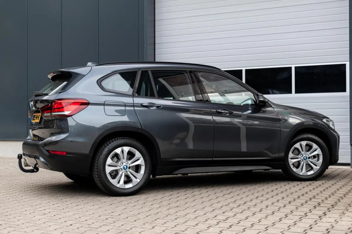 xDrive25e High Executive|1e EIGENAAR|ELEK.KLEP|TREKHAAK|HEAD-UP|CAMERA