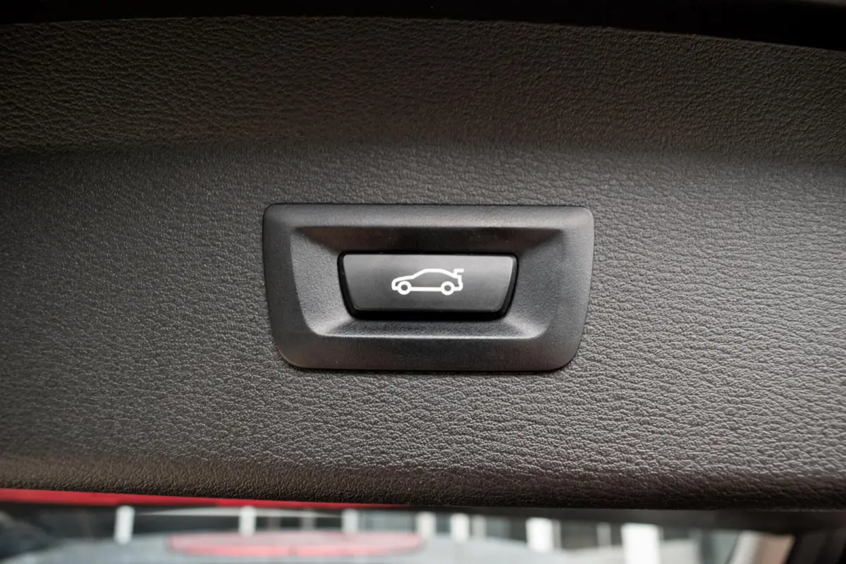 xDrive25e High Executive|1e EIGENAAR|ELEK.KLEP|TREKHAAK|HEAD-UP|CAMERA