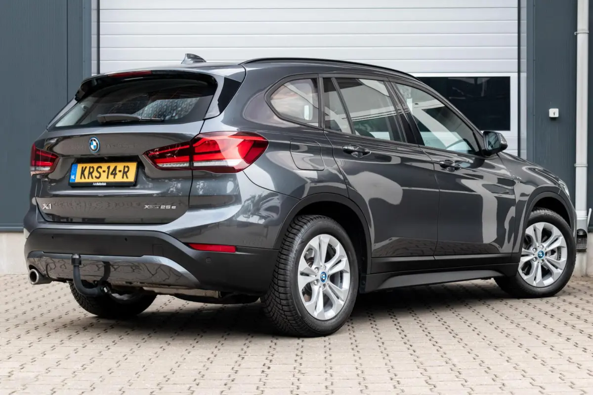 xDrive25e High Executive|1e EIGENAAR|ELEK.KLEP|TREKHAAK|HEAD-UP|CAMERA